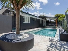 https://livinconstructionco.com.au/ website