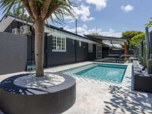 https://livinconstructionco.com.au/ website