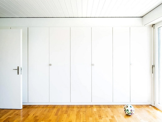 https://www.wollongongwardrobes.com.au/ website